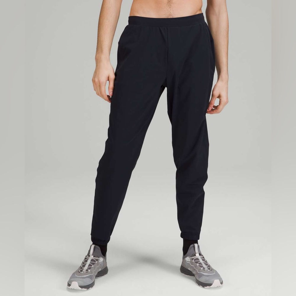 Lululemon Men’s Black Surge Jogger XL